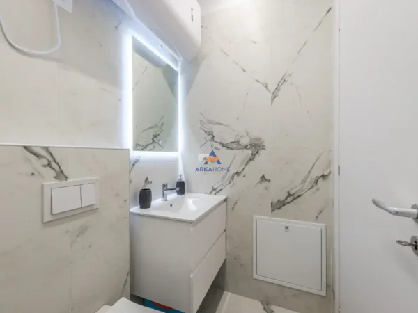 Tirane, jepet me qera apartament 1+1+Ballkon Kati 4, 55 m² 700 € (RRUGA ISLAM ALLA, MYSLYM SHYRI)