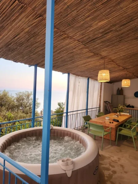 Tirane, okazion OKAZION Shitet pishine me hidromasazh 700 €