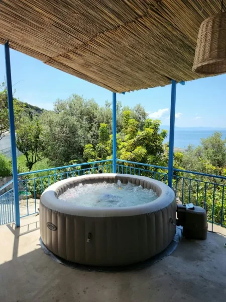 Tirane, okazion OKAZION Shitet pishine me hidromasazh 700 €