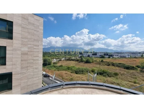 Tirane, shitet apartament 2+1 Kati 2, 157 m² 285.000 € (Liqeni)