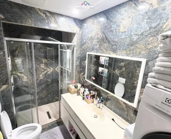 Tirane, shitet apartament 2+1+Ballkon Kati 4, 82 m² 211.000 € (Kopshti Zoologjik)