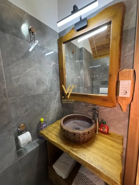 Tirane, jepet me qera apartament 1+1+Ballkon Kati 4, 55 m² 400 € (SHKOZE)