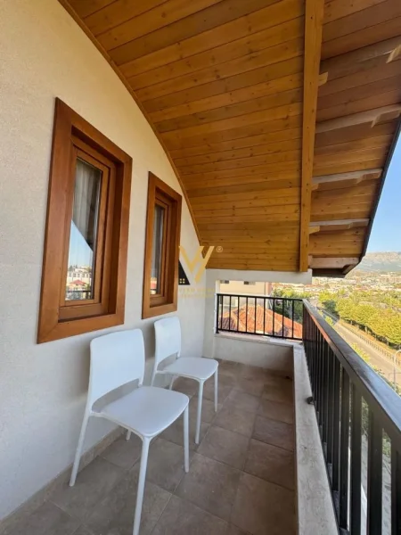 Tirane, jepet me qera apartament 1+1+Ballkon Kati 4, 55 m² 400 € (SHKOZE)