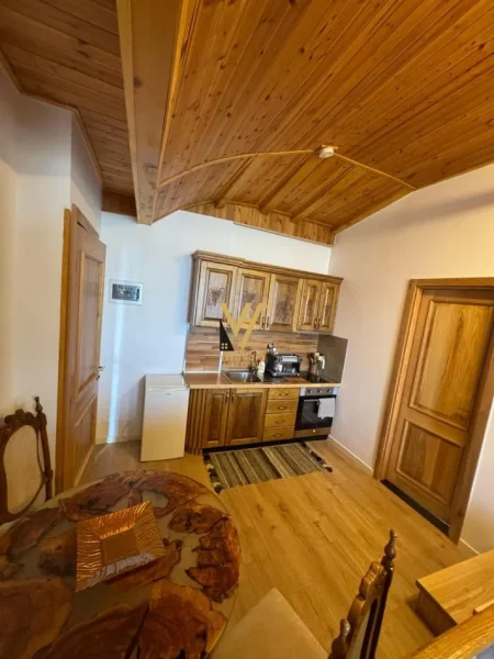 Tirane, jepet me qera apartament 1+1+Ballkon Kati 4, 55 m² 400 € (SHKOZE)