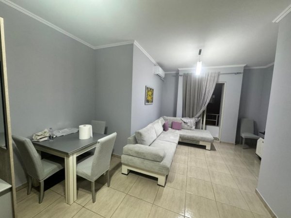 Tirane, jepet me qera apartament 2+1+Aneks+Ballkon Kati 2, 100 m² 490 € (Rr. Besim Alla te Cabejt, Misto Mame)