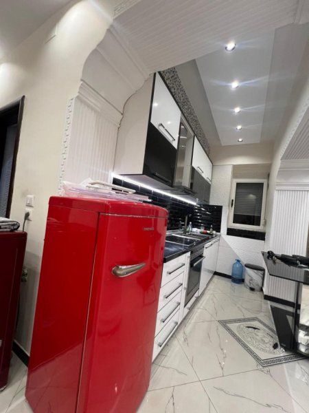 ✅Jepet  Apartament 1+1 me Qira tek  ish Restorant Durrësit afer Stacionit te Trenit , 450 €URO Vetem Cift