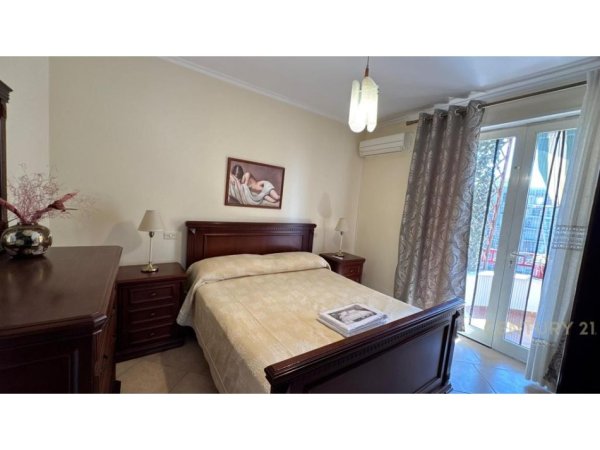 Tirane, jepet me qera apartament 3+1+Aneks+Ballkon Kati 7, 130 m² 1.050 € (Rruga e Elbasanit)