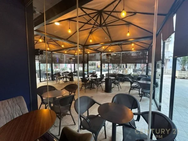 Tirane, shitet bar-kafe Kati 0, 150 m² 180.000 € (21 Dhjetori)
