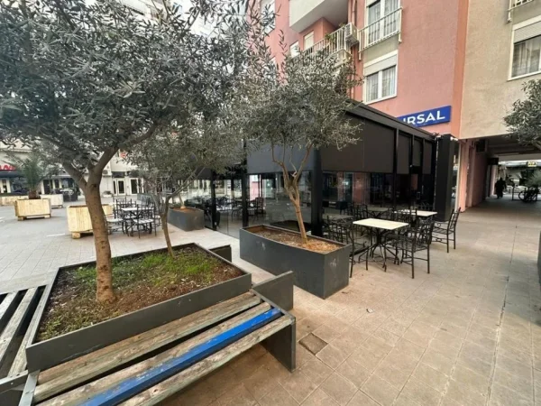 Tirane, shitet bar-kafe Kati 0, 150 m² 180.000 € (21 Dhjetori)