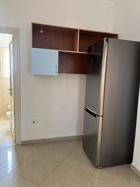 Tirane, jepet me qera shtepi 2+1+Ballkon Kati 3, 145 m² 500 € (Isuf Balta)