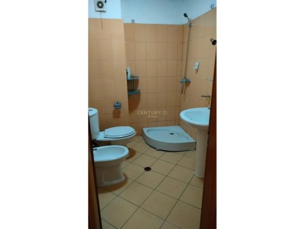 Tirane, jepet me qera apartament 2+1 Kati 7, 74 m² 450 € (Astir)