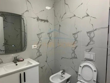 Tirane, jepet me qera apartament 1+1+Ballkon Kati 5, 73 m² 550 € (rruga Don Bosko)