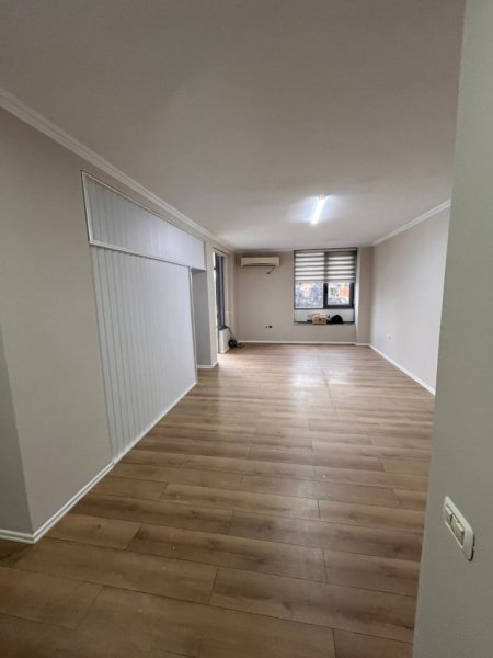 Tirane, jepet me qera apartament 2+1 , 108 m² 1.500 € 