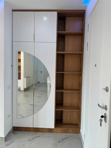 Tirane, jepet me qera apartament 2+1+Ballkon Kati 5, 120 m² 1.300 € (KOMPLEKSI DELIJORGJI)