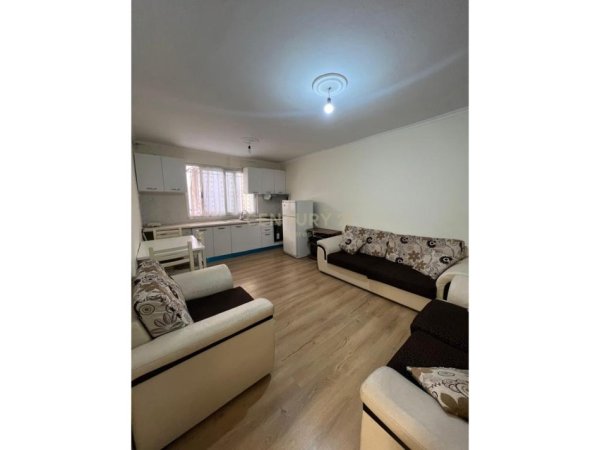 Tirane, jepet me qera apartament 2+1 Kati 2, 50 m² 450 € (Pediatria)