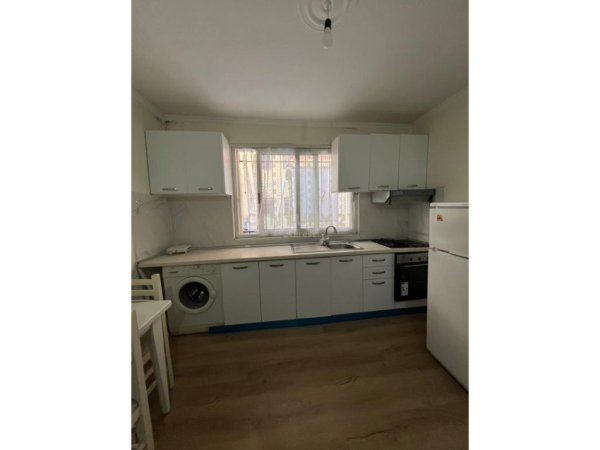 Tirane, jepet me qera apartament 2+1 Kati 2, 50 m² 450 € (Pediatria)