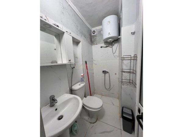 Tirane, jepet me qera apartament 2+1 Kati 2, 50 m² 450 € (Pediatria)