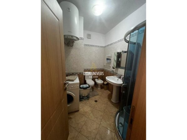 Tirane, jepet me qera apartament 2+1 Kati 9, 85 m² 650 € (Komuna e Parisit)