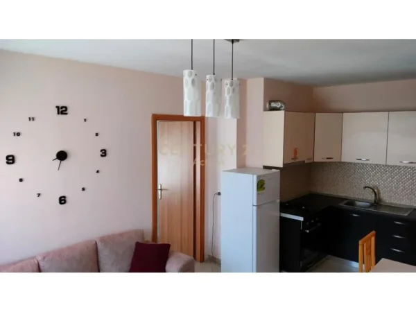 Tirane, jepet me qera apartament 2+1 Kati 7, 74 m² 450 € 