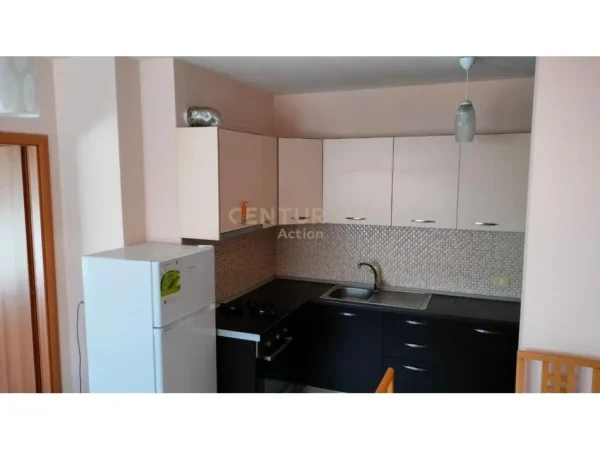 Tirane, jepet me qera apartament 2+1 Kati 7, 74 m² 450 € 