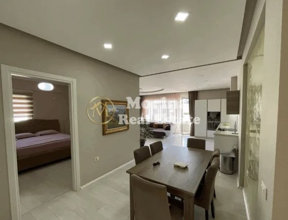 Tirane, jepet me qera apartament 3+1 Kati 4, 187 m² 1.300 € (Liqeni i Thate)