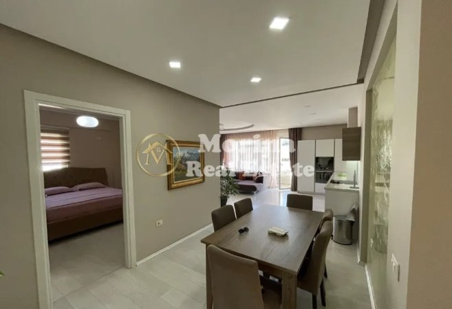Tirane, jepet me qera apartament 3+1 Kati 4, 187 m² 1.300 € (Liqeni i Thate)
