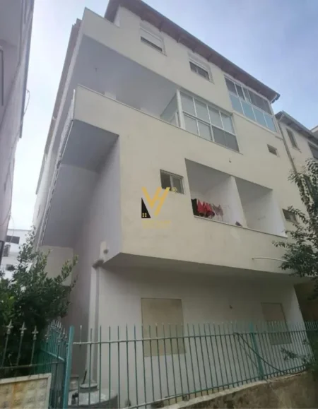 Tirane, shitet ambjent biznesi Kati 0, 692 m² 595.000 € (5 MAJI)