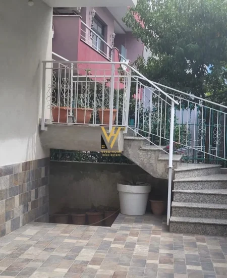 Tirane, shitet ambjent biznesi Kati 0, 692 m² 595.000 € (5 MAJI)