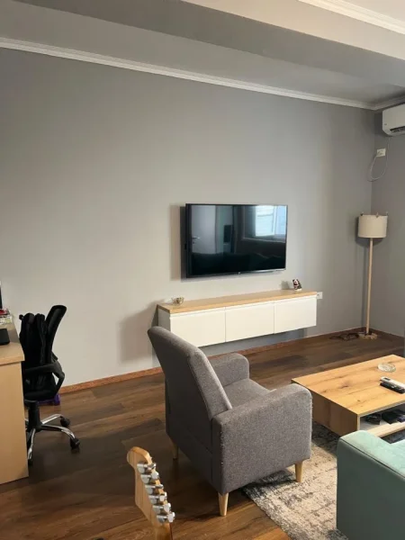 Tirane, shitet Vile 3 Katshe Kati 0, 200 m² 450.000 € (Prane Shkolles se Baletit)