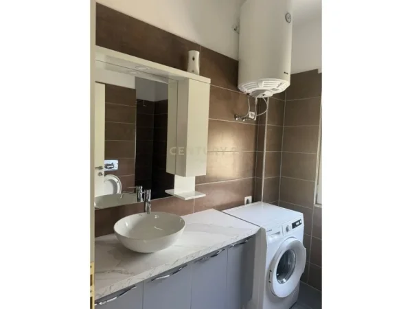 Tirane, shitet apartament 1+1 Kati 1, 78 m² 97.000 € (FRESK)
