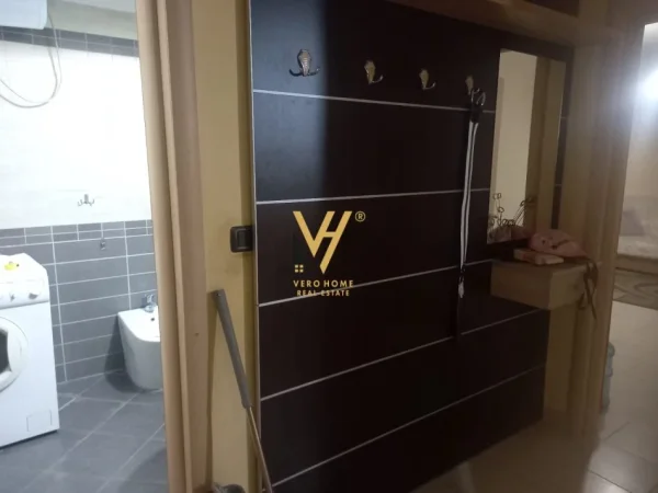 Tirane, jepet me qera apartament 2+1+Ballkon Kati 2, 80 m² 650 € (21 DHJETORI)