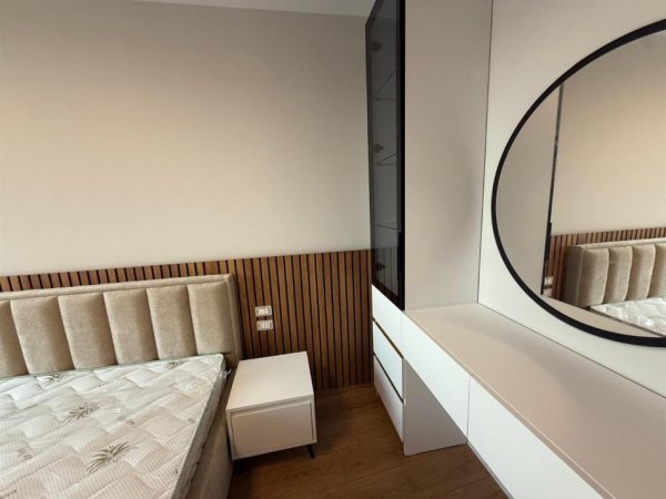 Tirane, jepet me qera apartament 2+1 Kati 10, 128 m² 1.800 € (LAKE VIEW)