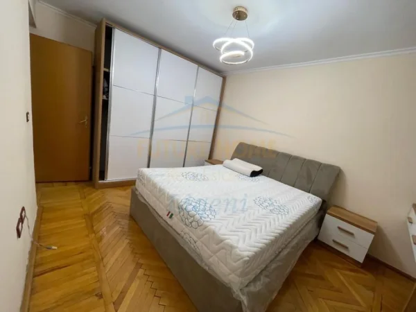Tirane, jepet me qera apartament 1+1 Kati 5, 62 m² 600 € 