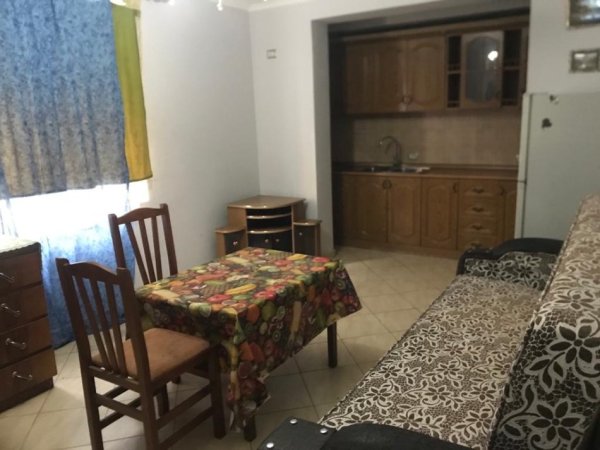 Tirane, jepet me qera apartament 2+1 Kati 2, 70 m² 400 € (Muhamet gjollesha)