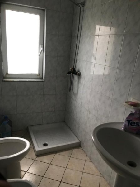 Tirane, jepet me qera apartament 2+1 Kati 2, 70 m² 400 € (Muhamet gjollesha)