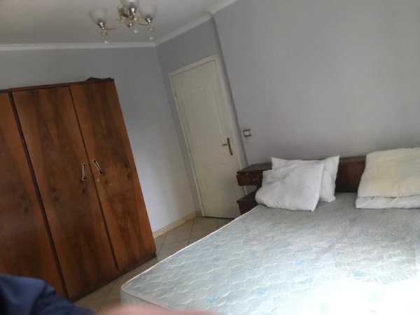 Tirane, jepet me qera apartament 2+1 Kati 2, 70 m² 400 € (Muhamet gjollesha)