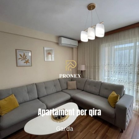 Tirane, jepet me qera apartament 3+1+Ballkon Kati 2, 130 m² 1.000 € (Garda)
