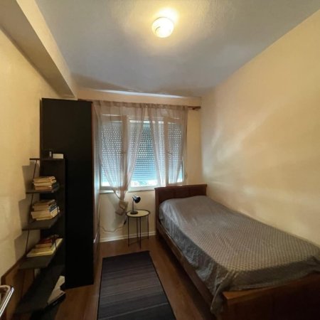 Tirane, jepet me qera apartament 3+1+Ballkon Kati 2, 130 m² 1.000 € (Garda)