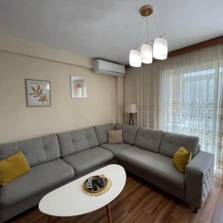 Tirane, jepet me qera apartament 3+1+Ballkon Kati 2, 130 m² 1.000 € (Garda)