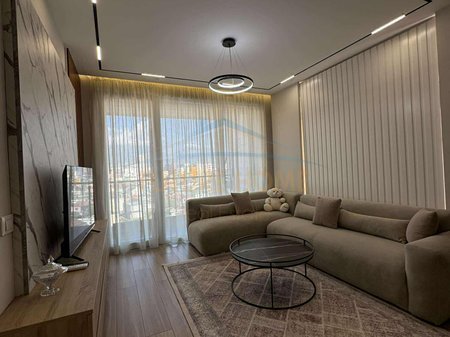 Tirane, jepet me qera apartament 2+1+Ballkon Kati 7, 94 m² 750 € 