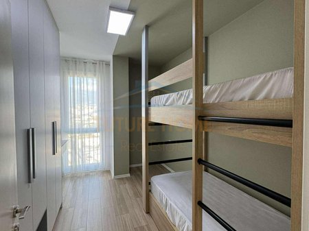 Tirane, jepet me qera apartament 2+1+Ballkon Kati 7, 94 m² 750 € 