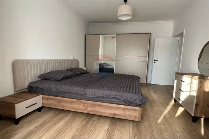 Tirane, shitet apartament 1+1 Kati 5, 165.000 € 