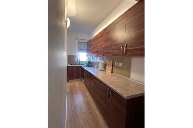 Tirane, shitet apartament 1+1 Kati 5, 165.000 € 