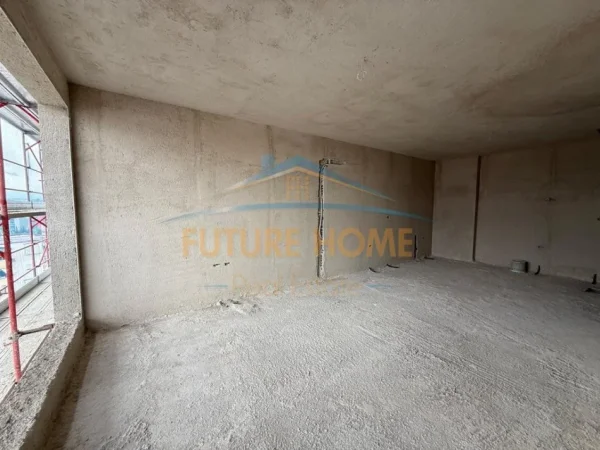 Tirane, shitet apartament 2+1+Ballkon Kati 11, 122 m² 310.000 € (KOMUNA E PARISIT)