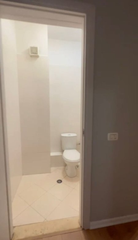 Tirane, jap me qera apartament 2+1+Ballkon Kati 4, 98 m² 750 € (Rruga Riza Cerova)
