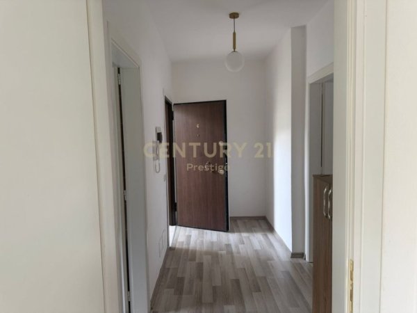 Tirane, shes apartament 1+1 Kati 1, 78 m² 97.000 € (Fresku)
