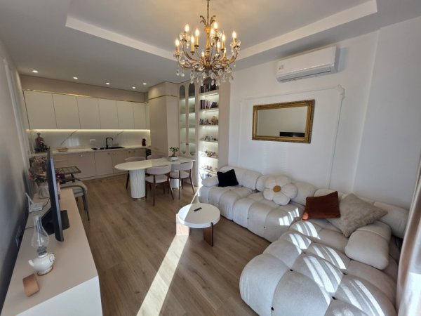 Tirane, jepet me qera apartament 1+1+Ballkon Kati 6, 60 m² 750 € (Porcelan/Rruga Marie Kraja)
