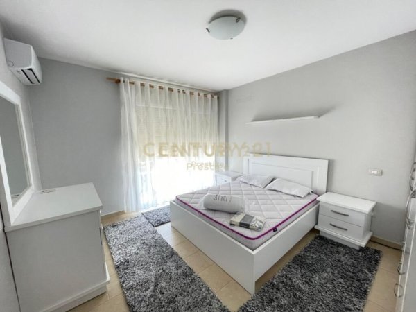 Tirane, jepet me qera apartament 2+1 Kati 8, 100 m² 800 € (Prane Lion Park)