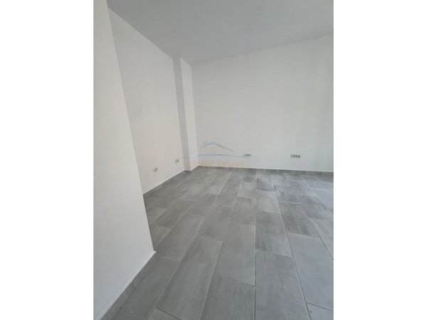 Tirane, shitet ambjent biznesi Kati 0, 20 m² 72.000 € (Myslym Shyri , Rruga Nikolla Lena)
