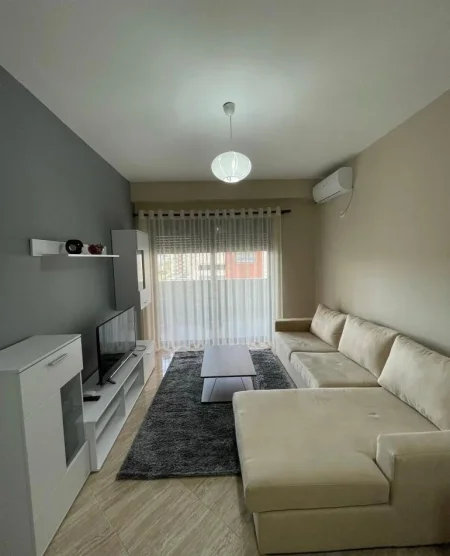 Tirane, jepet me qera apartament 1+1+Ballkon , 68 m² 560 € 